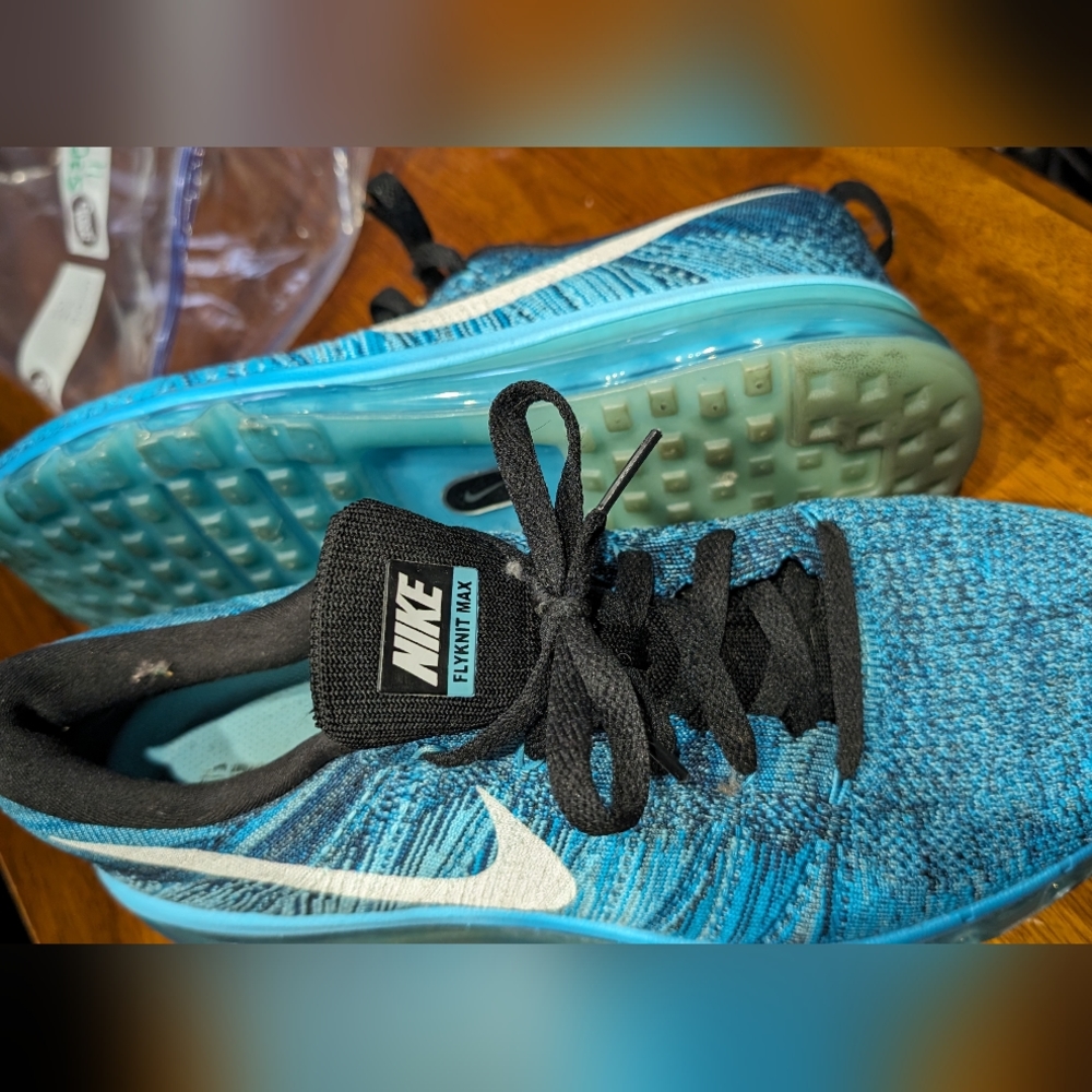 Nike Flyknit Max - sz 11